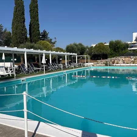 Dimora Levante - Pool & Tennis דירה נויקאטארו